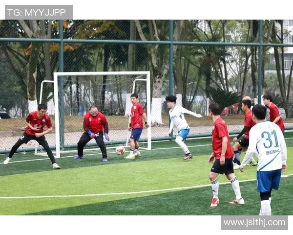 嘉兴足球队奋勇争先努力拼搏展现团队精神与竞技风采